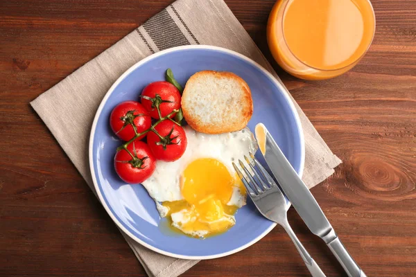 Kolay yumurta tost ve domates ile — Stok fotoğraf