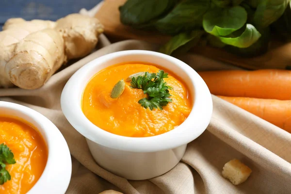 Sopa de cenoura deliciosa — Fotografia de Stock