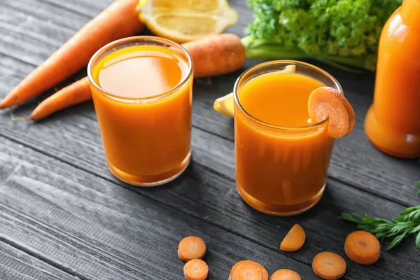 Hemgjord morotsjuice — Stockfoto