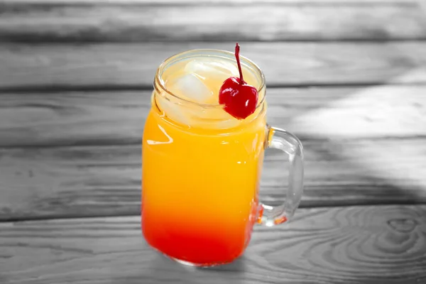 Delicioso coquetel tequila sunrise — Fotografia de Stock