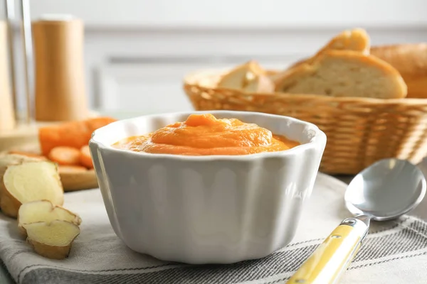 Sup wortel yang lezat — Stok Foto