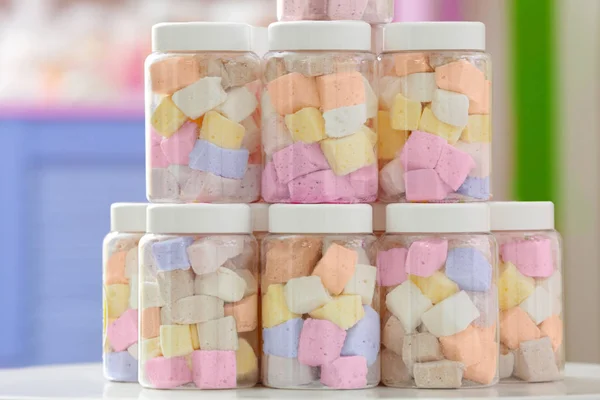 Tasty marshmallow in jars — Stock Photo, Image
