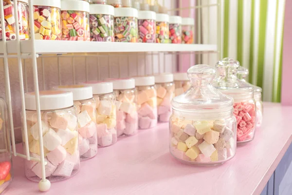 Dulces en la tienda de dulces — Foto de Stock