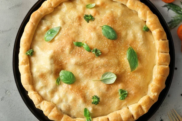 Baking dish with turkey pot pie — Stock Photo, Image