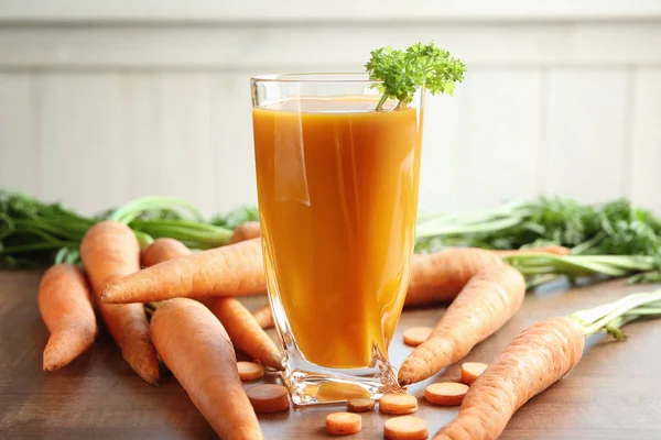 Suc proaspăt de morcovi — Fotografie, imagine de stoc