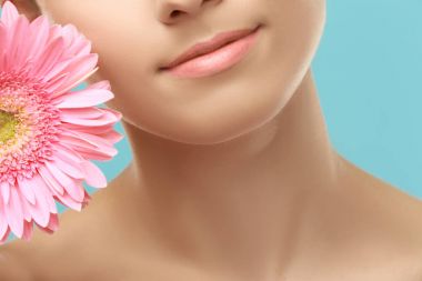 dudak makyaj ve çiçek kadın ile  