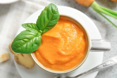 Lezzetli havuç çorbası  