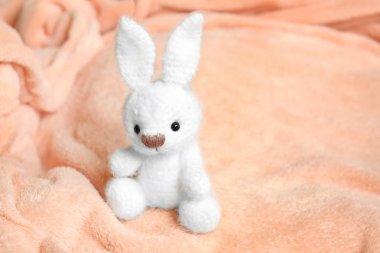 Şirin örgü oyuncak tavşan 