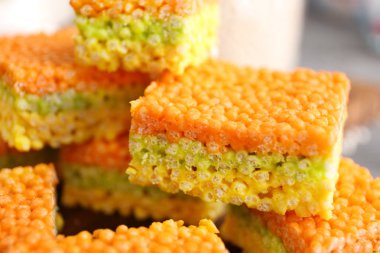 Pirinç gevrek muamele etmek 