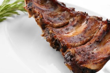 Lezzetli domuz kaburga 