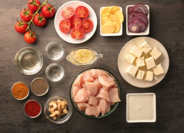 Tereyağı tavuk için malzemeler 