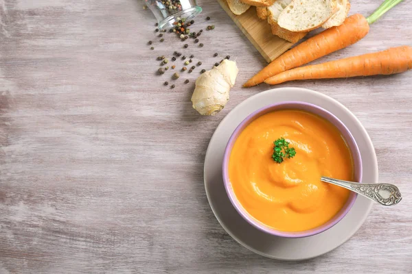 Sopa de cenoura deliciosa — Fotografia de Stock