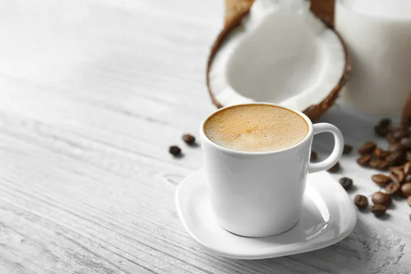 Xícara de café de coco saboroso — Fotografia de Stock