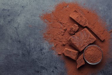 Kıyılmış çikolata parçaları  