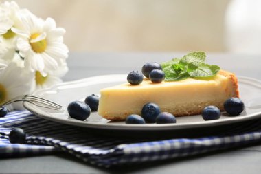 Leziz cheesecake ile plaka