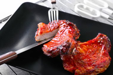 Lezzetli domuz kaburga 