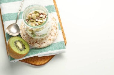 Lezzetli kahvaltı yoğurt ile  