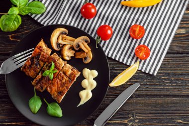 Delicious dilimlenmiş yedek kaburga ızgara 