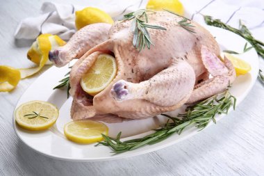 ham Türkiye, biberiye ve limon 