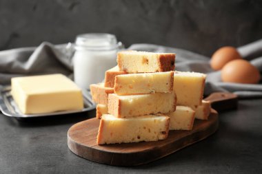 Lezzetli dilimlenmiş tereyağı pasta