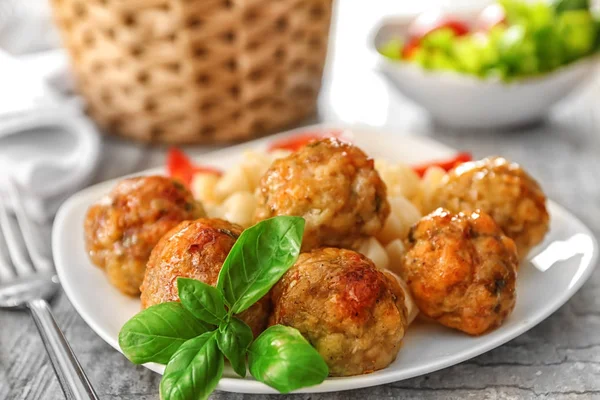 Turkije meatballs en pasta — Stockfoto