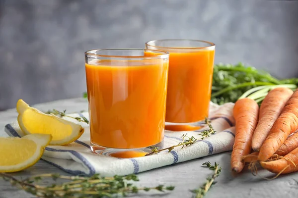 Suco de cenoura caseiro — Fotografia de Stock