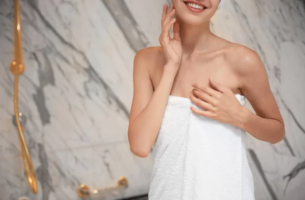 Woman after shower in bathroom — Stock Photo, Image