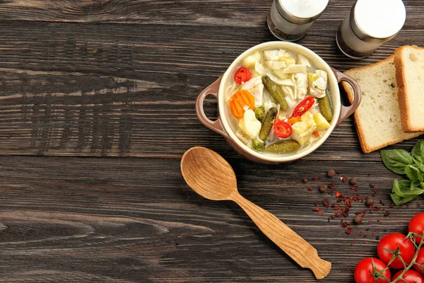 Tureen with turkey soup — Stock Photo, Image