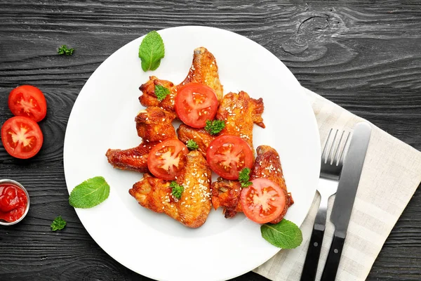 Delicious wings with sauce for chicken — Stock Photo, Image