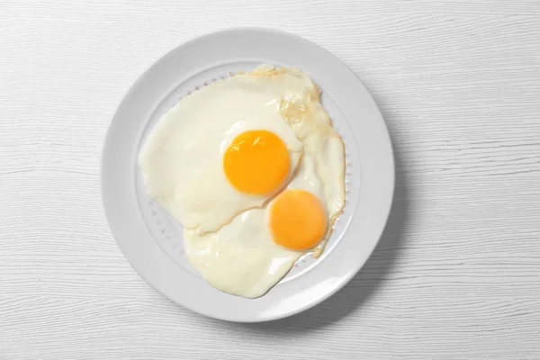 Frukost med över lätt ägg — Stockfoto