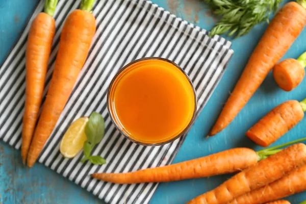 Bicchiere di succo di carota — Foto Stock