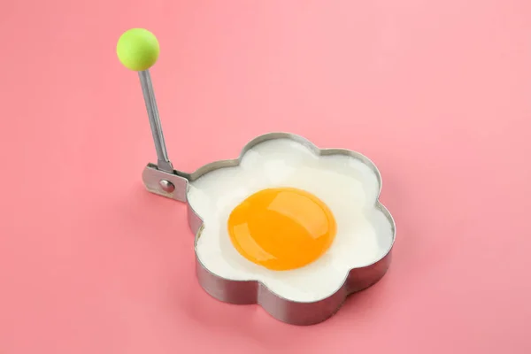 Fried sunny side up egg — Stock Photo, Image