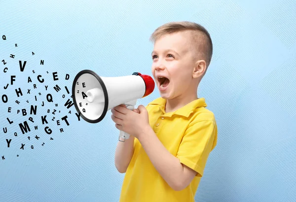 Menino com megafone e letras — Fotografia de Stock