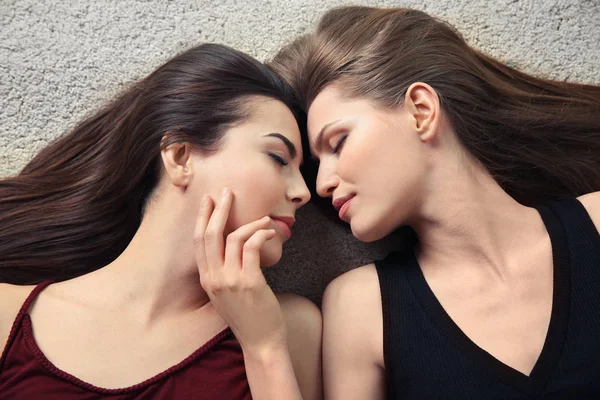 Piękna para lesbijek — Zdjęcie stockowe