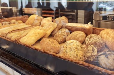 Ekmek yapım ürünleri ile counter