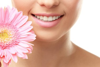 doğal dudak makyaj ve çiçek kadın ile