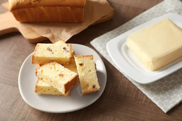 Delicioso bolo de manteiga fatiada — Fotografia de Stock