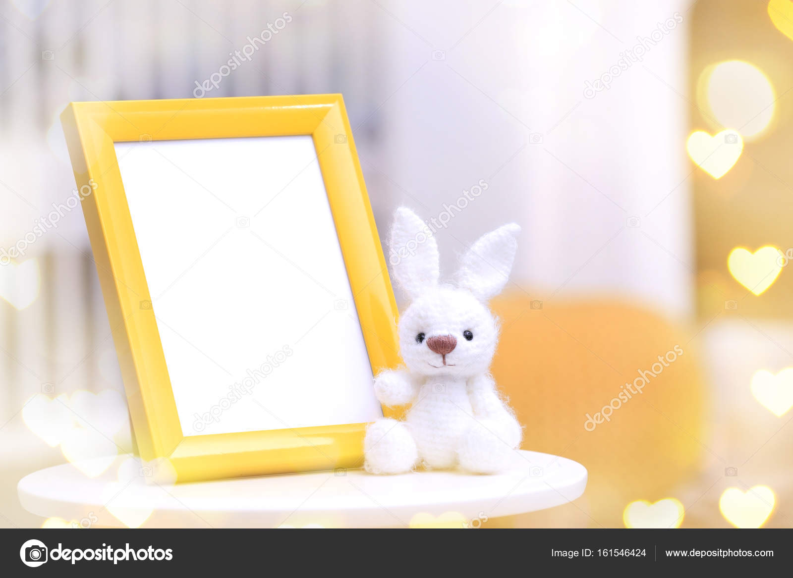Cadre Photo Et Jouet Pour Bebe Image Libre De Droit Par Belchonock C