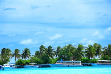 Modern tekneler ile yatak 