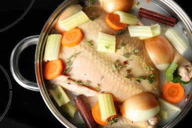 Tüm çiğ Türkiye'de yemek pişirmek için