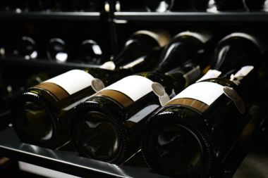 Bttles şarap mağazasında