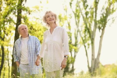 Park 'taki mutlu çift.