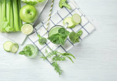 Lezzetli taze meyve suyu 