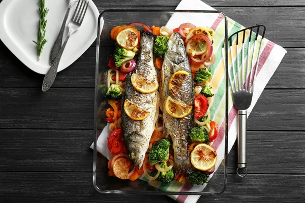 İki lezzetli balık pişirme çanağı 