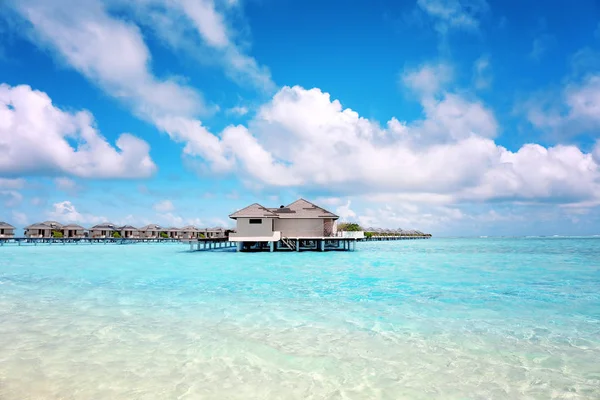 Beach houses at tropical resort — Stock Photo, Image