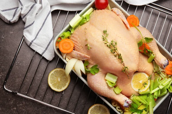 Whole raw turkey for cooking — Stock Photo, Image