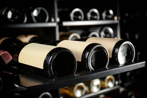 Bttles van de wijn op te slaan — Stockfoto
