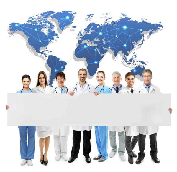 Begreppet Samråd Medicinsk Personal Med Banner Och Världen Karta Vit — Stockfoto
