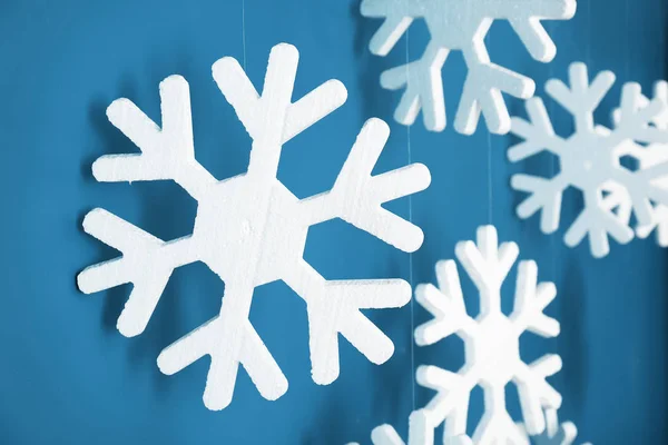 Flocos de neve como decorações de Natal — Fotografia de Stock