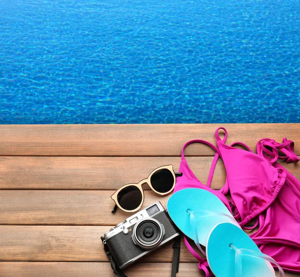 Set de playa con cámara para vacaciones de verano — Foto de Stock